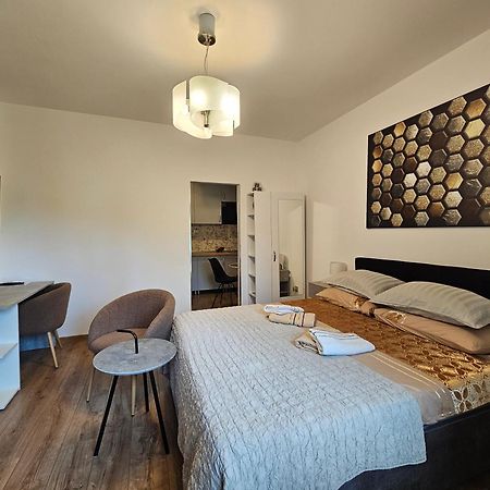 Zita - Heart Of Rovinj, Apartment For 2, Free Parking, 2Min Center, 5Min Beach Walk Extérieur photo